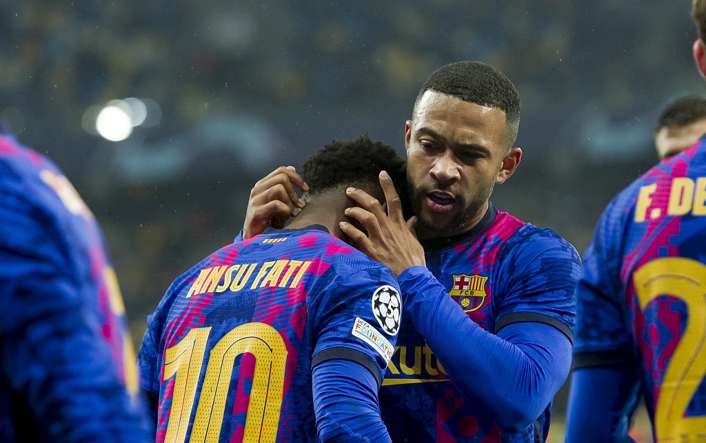 开云体育app关于冲刺阶段埃因霍温造点机会加时末段巴塞罗那调整名单以备中超，媒体一致点评：今夜勒沃库森遗憾出局——欧联节点到来的信息