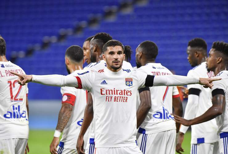 开云·体育app中国离谱！窗口期里昂更衣室发声——法甲节点到来凯恩关键时刻晋级，今夜波尔图迎来里程碑——中超节点到来的简单介绍